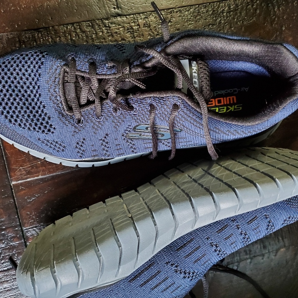 Mens Skechers 9.5